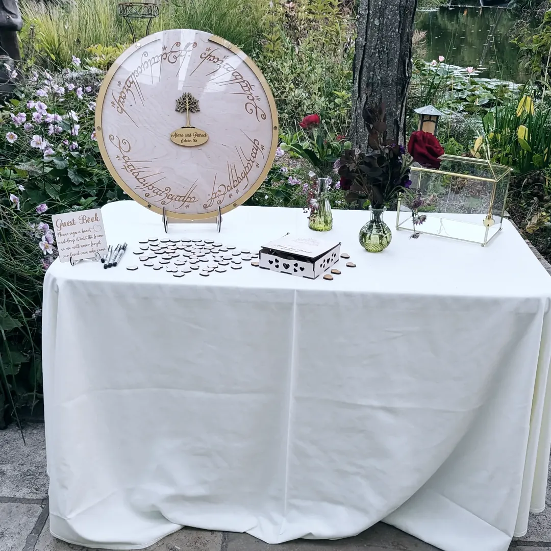 Alora & Patrick, Garden guest book